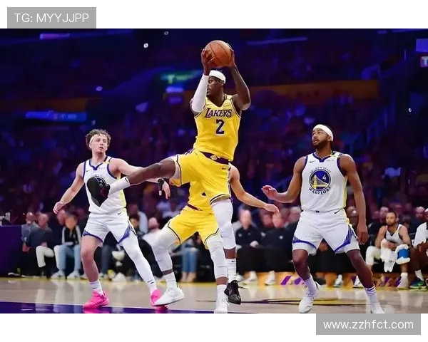 拉拉维亚精妙传球助攻范德比尔特飞扣篮下震撼全场