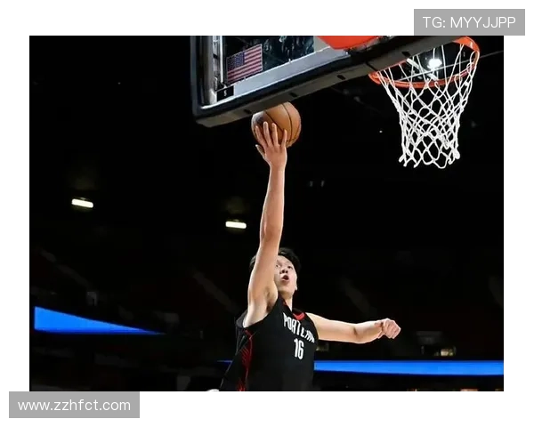 34号秀卡尔克布伦纳半场完美表现6投全中贡献13分4篮板1抢断1盖帽